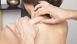 masáž na cervikálnu osteochondrózu