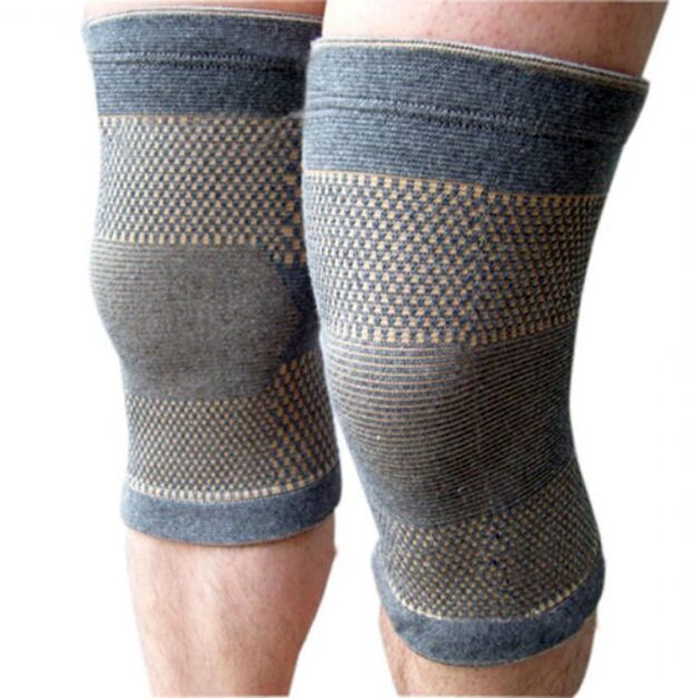V počiatočnom štádiu artrózy kolenného kĺbu sa odporúča nosiť fixačný obväz